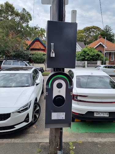 Exploren Charging Station - view 3