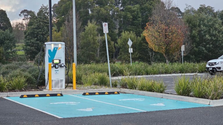 Evie Charging Station - view 8