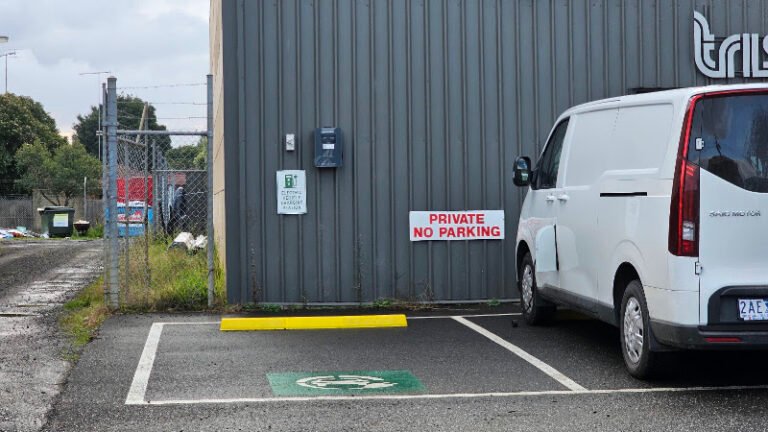 Exploren Charging Station