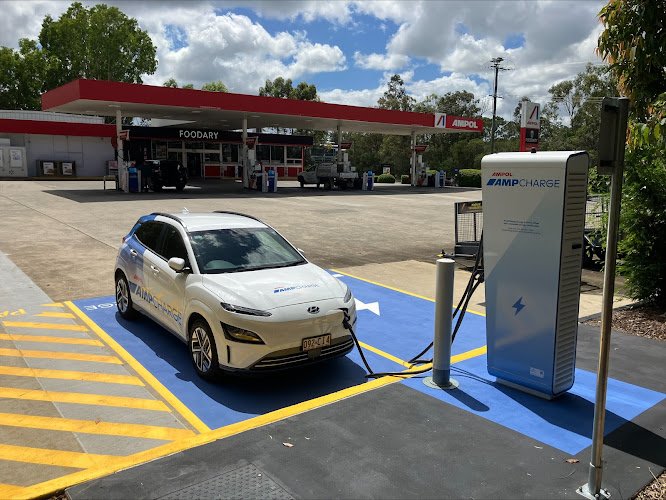Fast EV charger in Woodridge