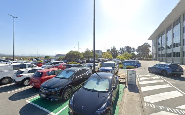 Exploren Charging Station
