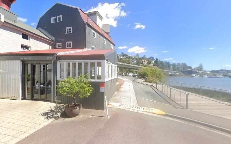 Destination EV charger in Launceston