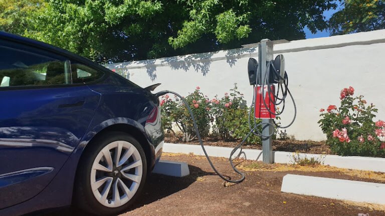 Tesla Destination Charger - view 3