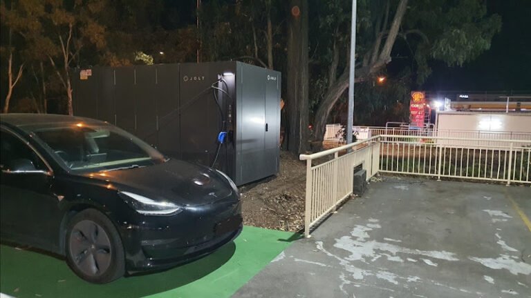 Jolt Charging Station